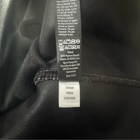 Spanx Fleece & Faux Leather Long Wrap Jacket In Very Very
Black Size Small NEW - Picture 8 of 10